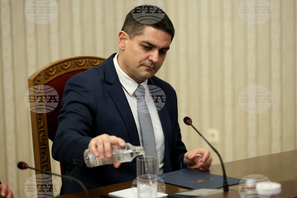 Президентство - "Морал, единство, чест" - консултации