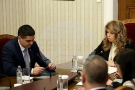 Президентство - "Морал, единство, чест" - консултации