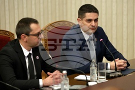 Президентство - "Морал, единство, чест" - консултации