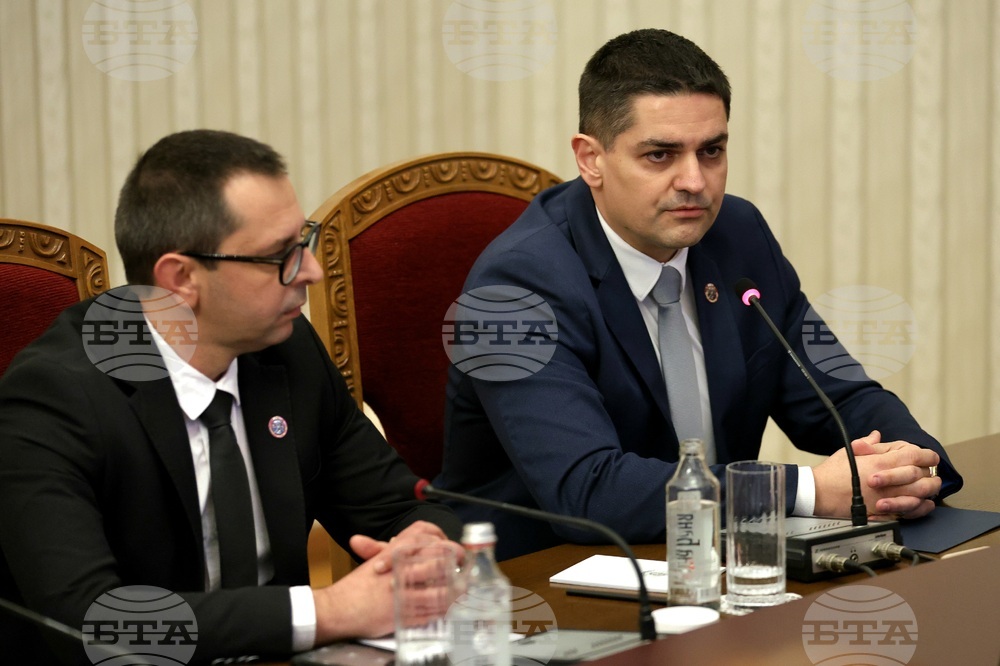 Президентство - "Морал, единство, чест" - консултации