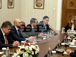 Президентство - "Морал, единство, чест" - консултации