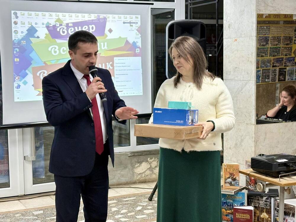 МОЛДПРЕС: Над сто бивши възпитаници на лицей „Иван Вазов“ в Тараклия взеха участие в традиционна среща на випускниците