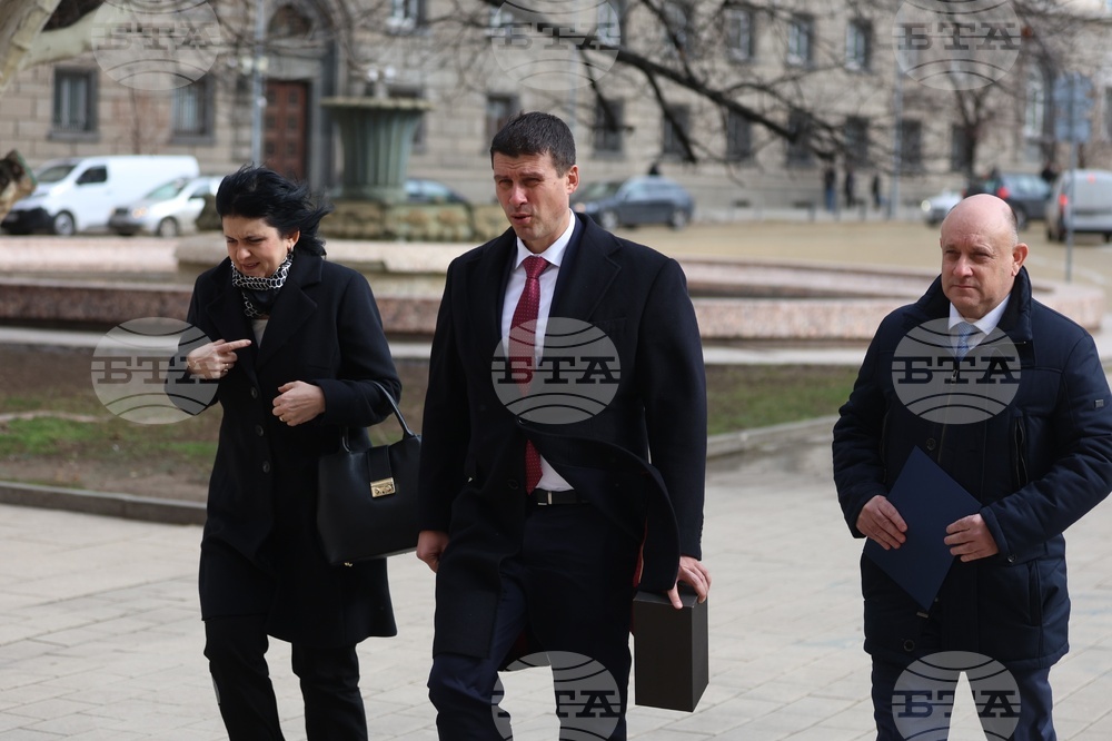 „Величие“ - президент - консултации - пристигане