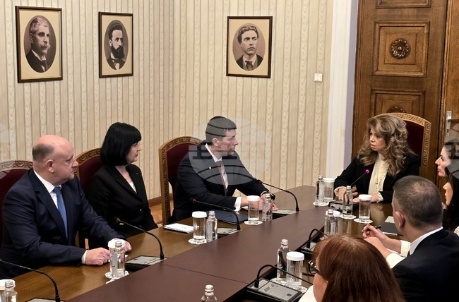 Президентство - „Величие“ - консултации