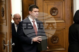 Президентство - „Величие“ - консултации