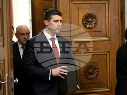 Президентство - „Величие“ - консултации