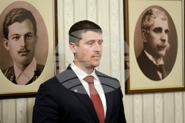 Президентство - „Величие“ - консултации