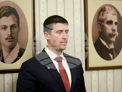 Президентство - „Величие“ - консултации