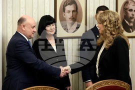 Президентство - „Величие“ - консултации