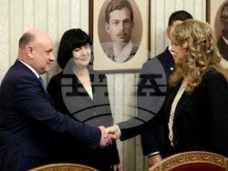 Президентство - „Величие“ - консултации