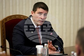 Президентство - „Величие“ - консултации