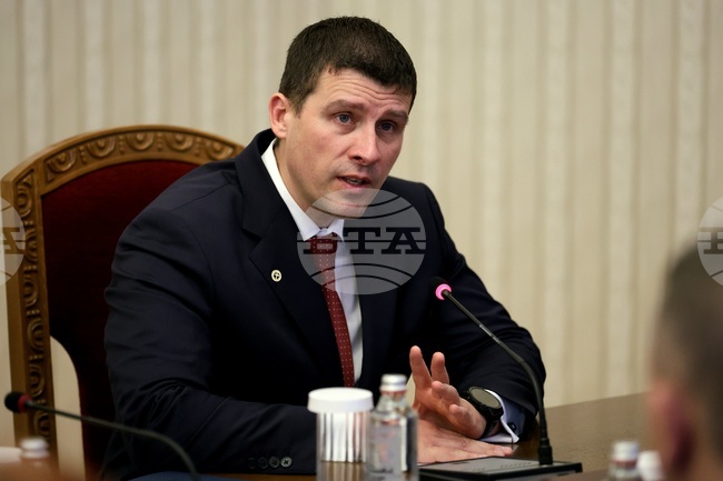 Public Doesn't Trust Institutions, Media, Says Velichie Leader Mihaylov 
