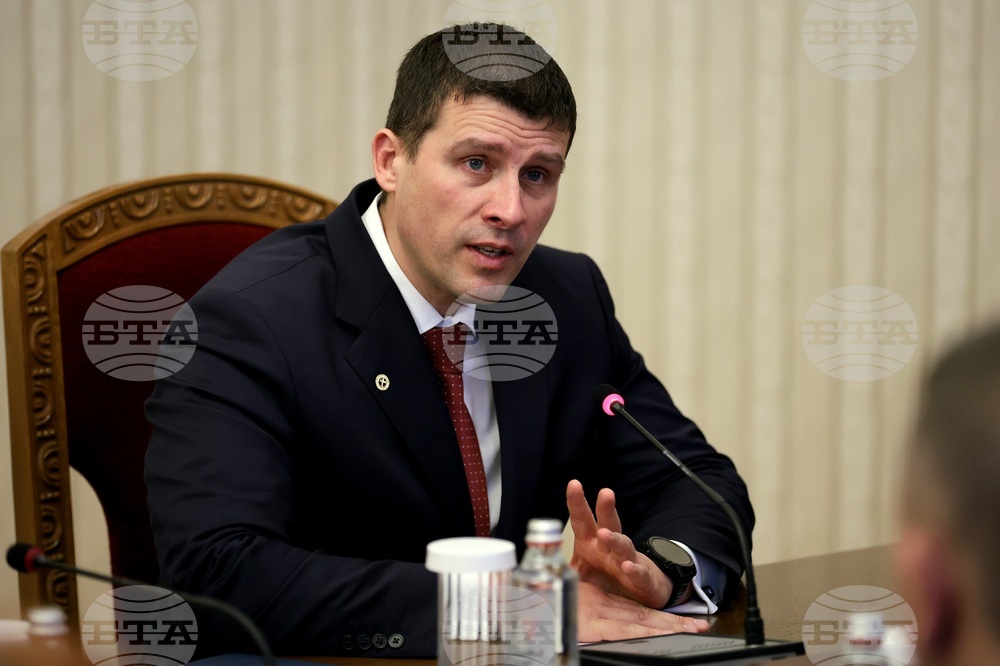 Президентство - „Величие“ - консултации