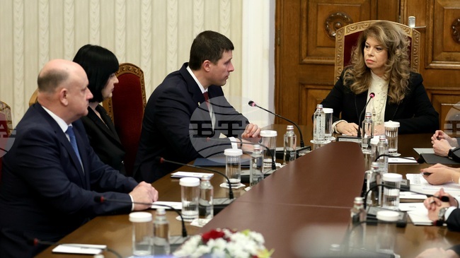 Посочването на кандидата за служебен министър-председател ще се случи буквално в следващите дни, каза президентът Илияна Йотова