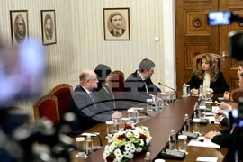 Президентство - „Величие“ - консултации