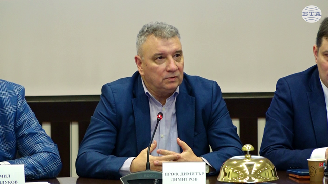 УНСС може да има принос към изкуствения интелект, каза на кръгла маса днес ректорът на университета проф. Димитър Димитров