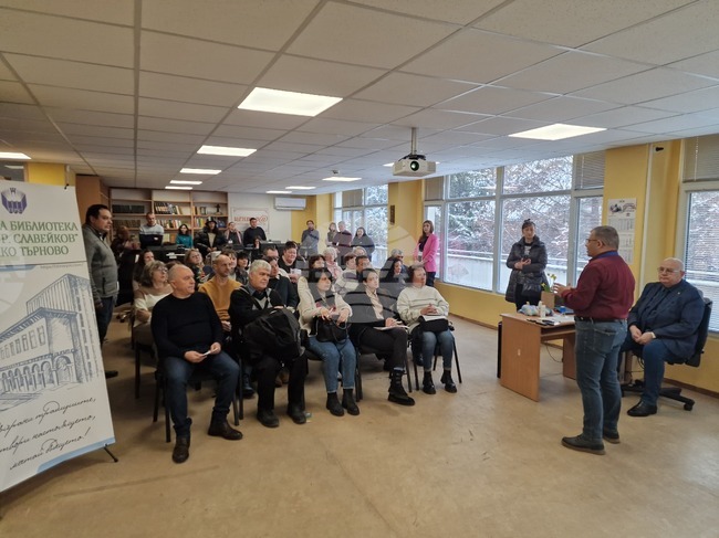 Нов дигитален клуб отвори врати в един от филиалите на Регионалната библиотека във Велико Търново