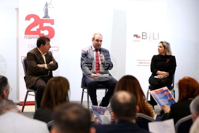 Предизвикателствата пред върховенството на правото в условията на изтекли мандати обсъдиха експерти и юристи на дискусия 