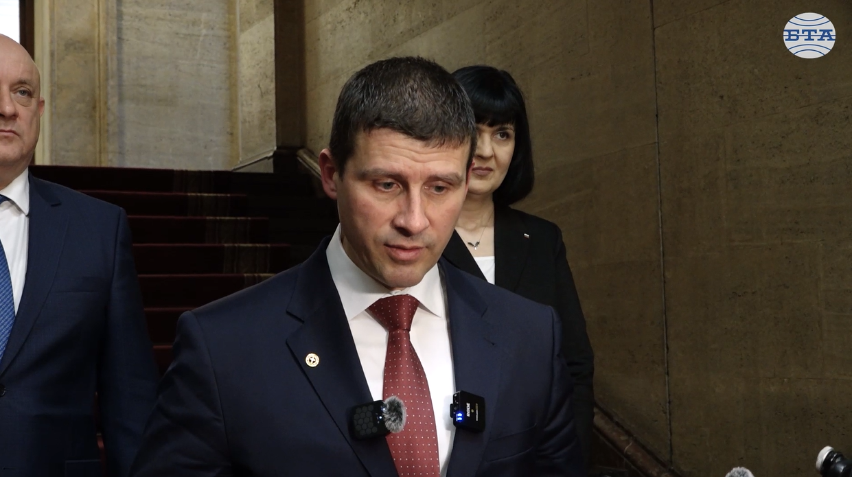 От „Величие“ казаха, че най-добре е служебен премиер да бъде подуправителят на БНБ Андрей Гюров