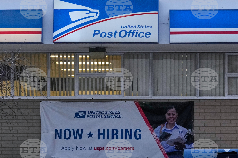 Седмичните молби за помощи при безработица в САЩ нарастват незначително