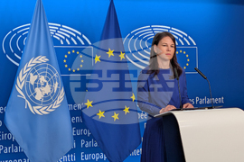 Франция - Аналена Бербок - пресконференция