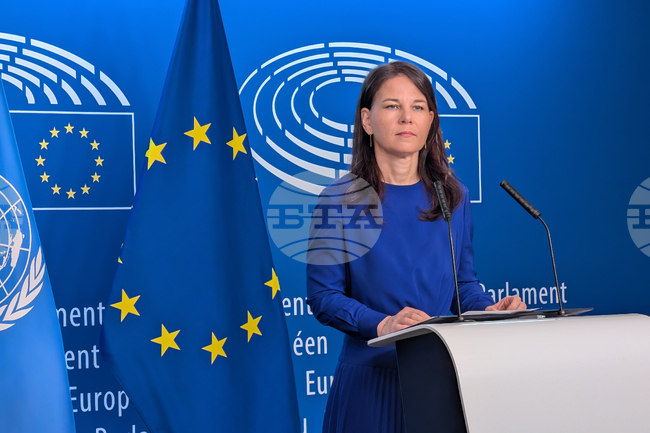 Франция - Аналена Бербок - пресконференция