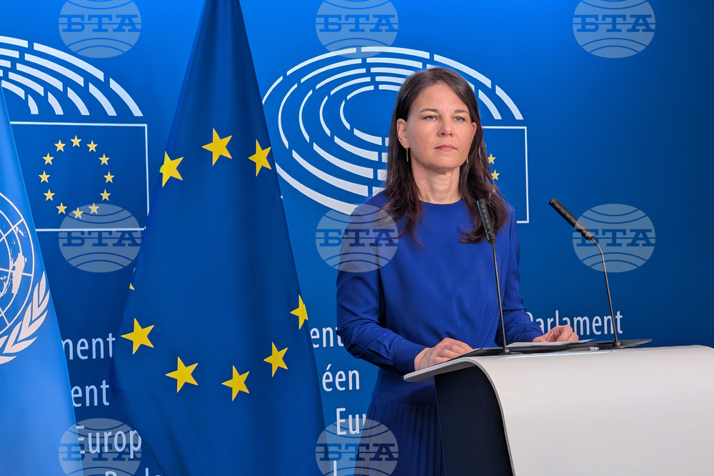 Франция - Аналена Бербок - пресконференция