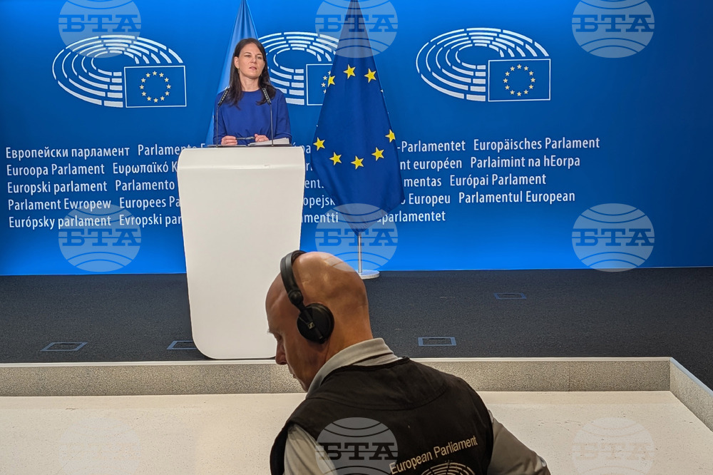 Франция - Аналена Бербок - пресконференция