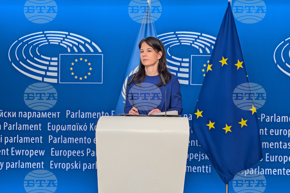 Франция - Аналена Бербок - пресконференция