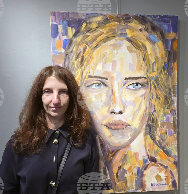 Bulgarian Artist Vesela Velichkova Presents Exhibition in Ankara