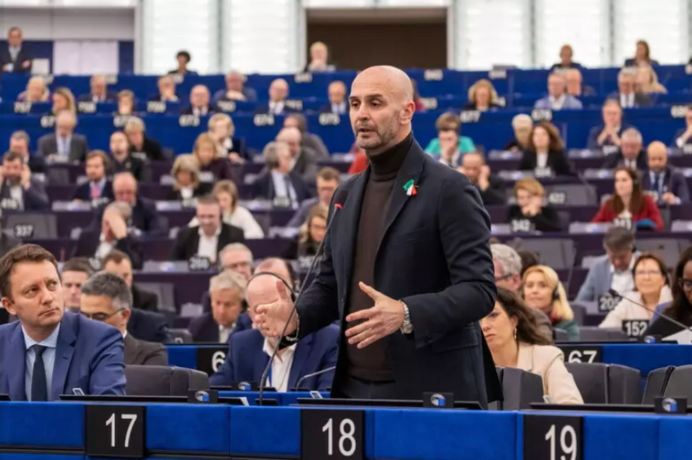 АНСА: ЕС прие стратегията на Италия за справяне с миграцията, заяви италиански евродепутат и съюзник на Мелони