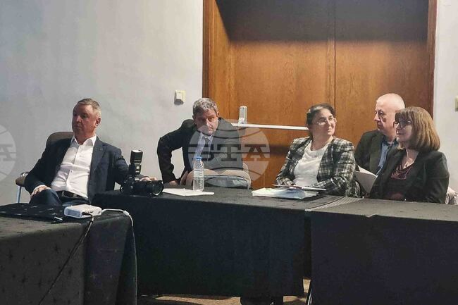 Кръгла маса на тема “Наука, изкуство и политики в образованието“ се състоя в Търговище 