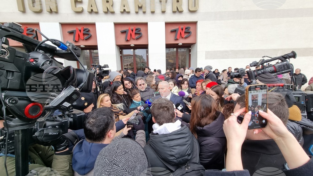 Румънският министър на културата оттегли пилотна програма за работното време на актьорите след протест 