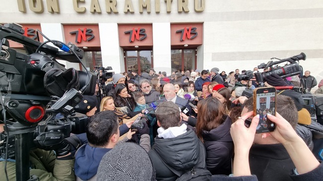 Румънският министър на културата оттегли пилотна програма за работното време на актьорите след протест 