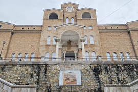 Велико Търново - Изложба с творби на художника Ангел Каранешев