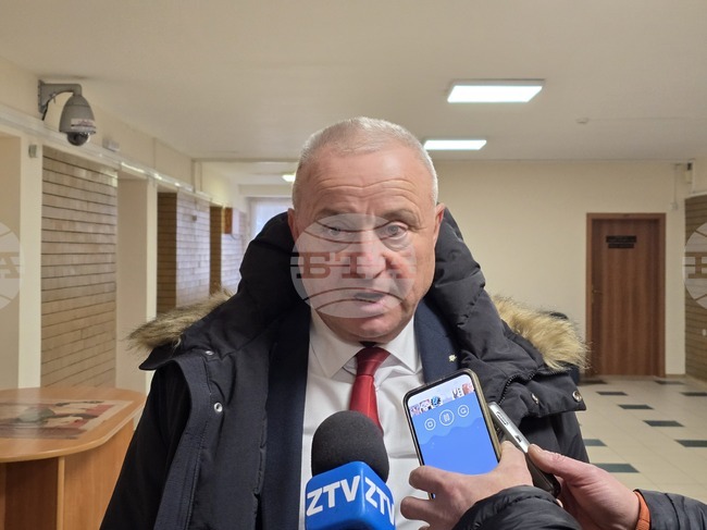 Окръжният съд в Ловеч оправда бившия кмет Минчо Казанджиев по обвинение за безстопанственост при доставката на атракционно влакче