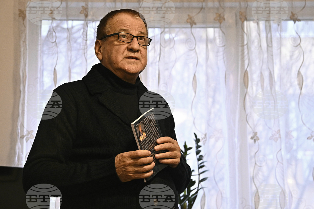 Анжела Димчева показва, че творецът трябва да дава на другите, каза председателят на Съюза на българските писатели Боян Ангелов