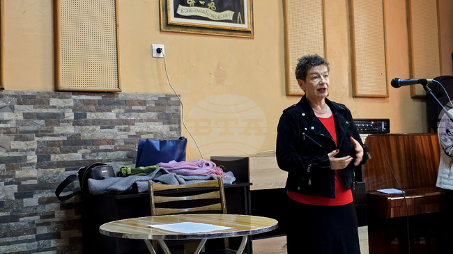 Кичур от косите на Левски се предава в семейството на Апостола като ценна реликва, каза Христина Богданова в Панагюрище