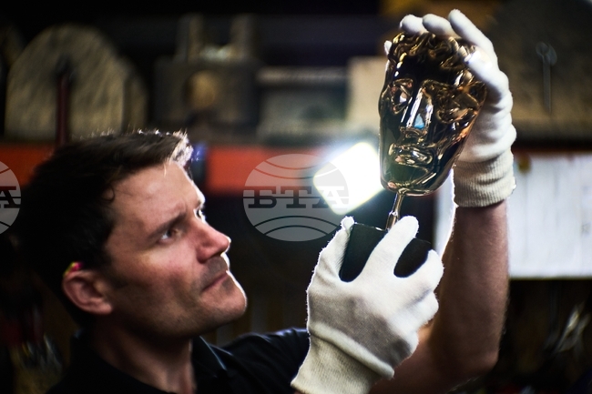 Маските за наградите БАФТА се изработват от фосфорен бронз в британска леярна