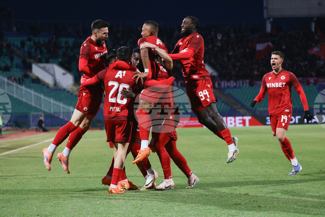 ЦСКА преговаря за централен защитник от Естудиантес