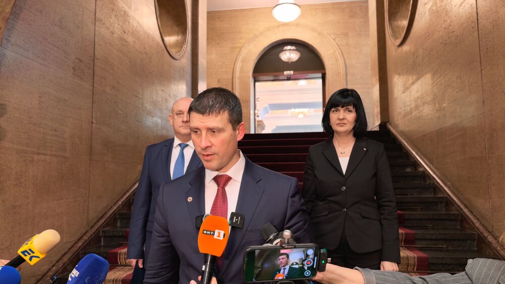 „Величие“ след консултациите при президента Илияна Йотова