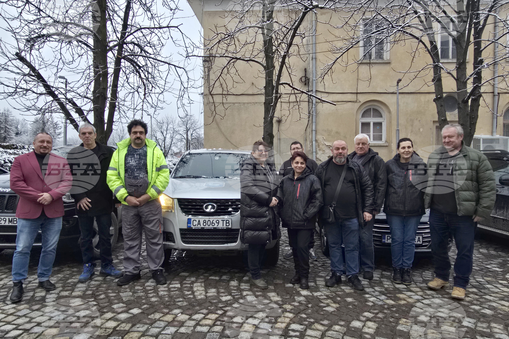Доброволното формирование към Община Панагюрище получи лек автомобил от Агенция "Митници"