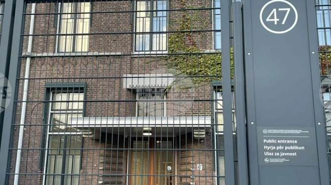 КосоваПрес: Башким Смакай, Фадил Фазлиу и Хаджи Шала освободени под гаранция, съобщи Специализираният съд за Косово в Хага