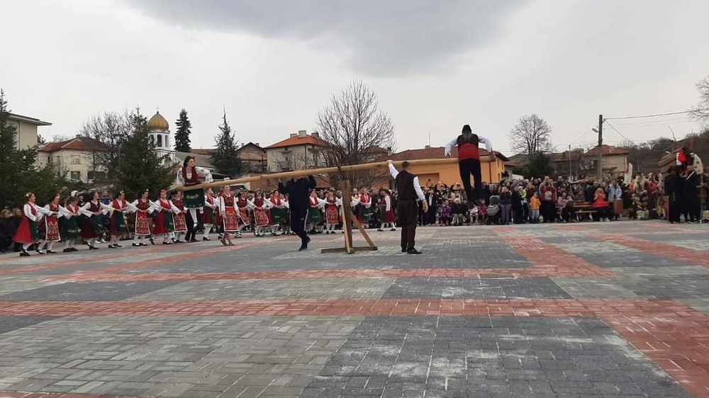 Село Попинци - фолклорен фестивал - въртяжка
