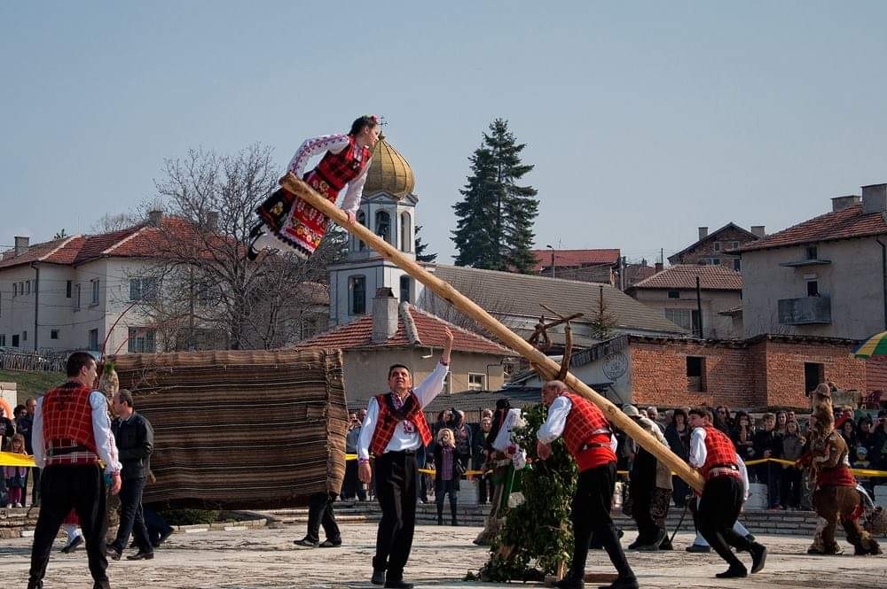 Село Попинци - фолклорен фестивал - въртяжка