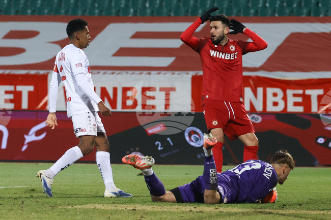 Христо Янев не направи промени в групата за мача с Ботев Враца