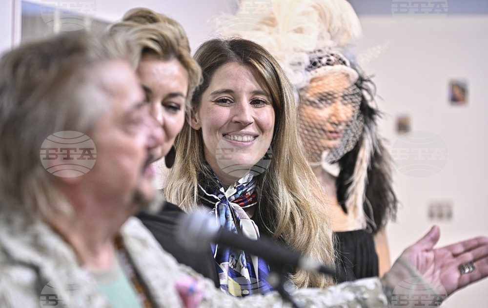 „Точки на пресичане“ - изложба - Нели Радева