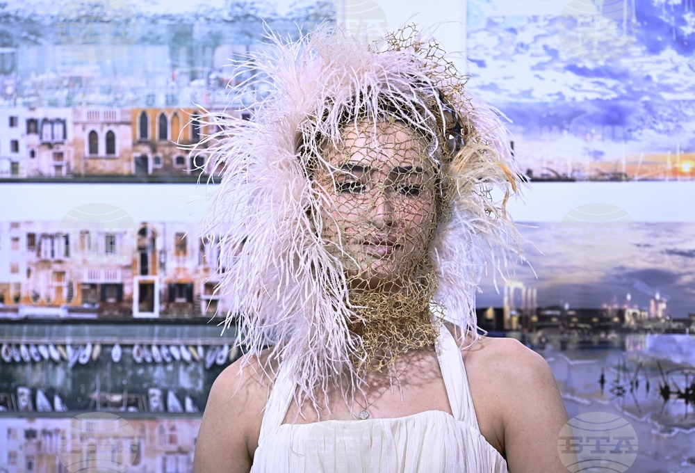 „Точки на пресичане“ - изложба