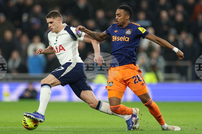 Защитникът на Тотнъм Мики ван де Вен нарече „сценарий от Страшния съд“ загубата срещу Атлетико Мадрид 