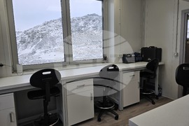 Антарктида - 34-та българска антарктическа експедиция - българска антарктическа база „Св. Климент Охридски“ - лаборатория - ОАЕ